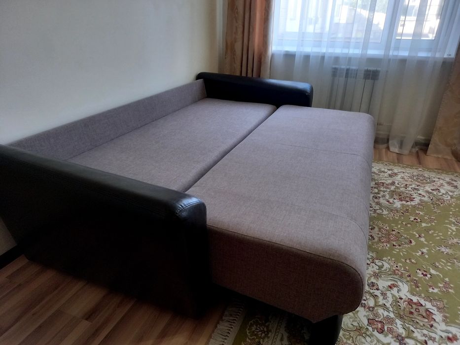 Продам диван для гостиной