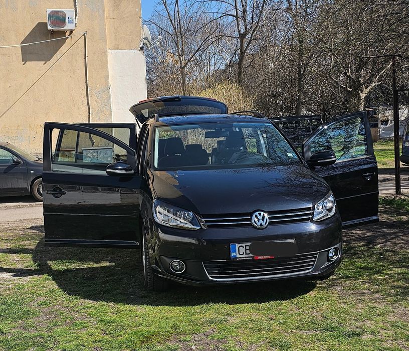 VW Touran 1.4 TSI – 5 места / Паркинг асистент / Подгрев / Мултимедия
