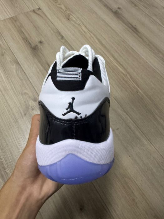 Air Jordan 11 Черно белые