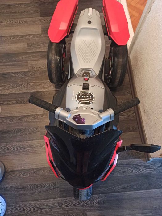 Акумулаторен мотор