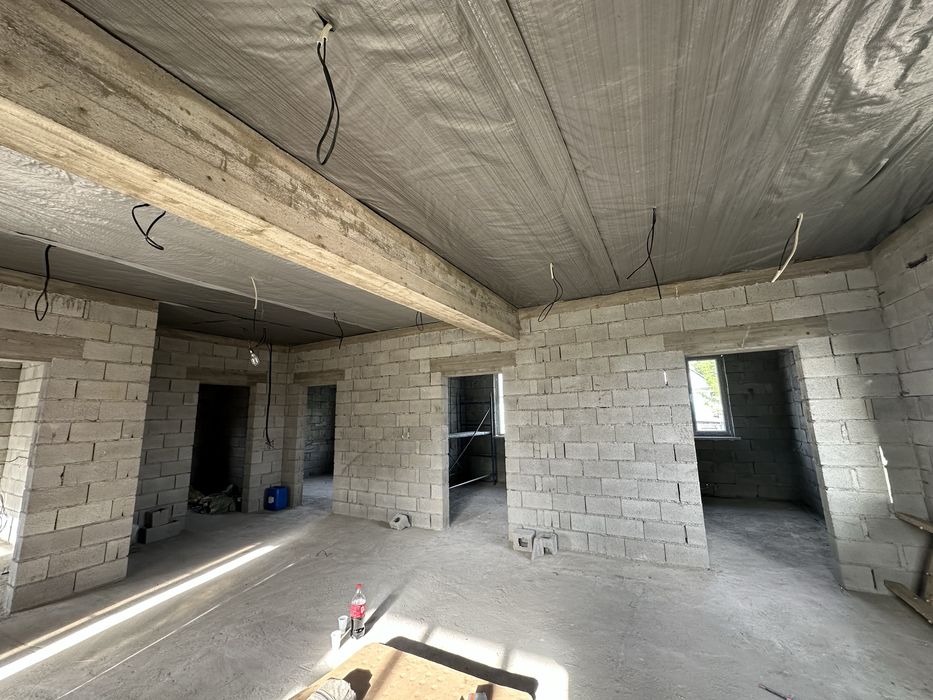 продам дом под черновой