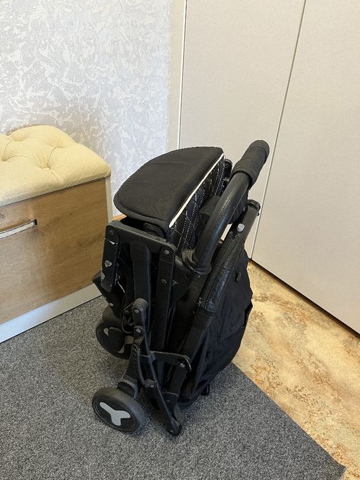 Продам прогулочную коляску Мstar