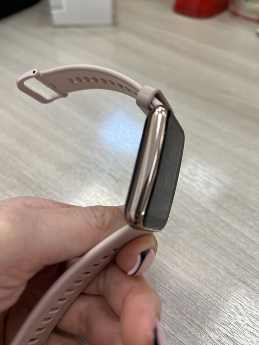 Продам часы Huawei