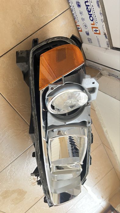 Десен фар( фейслифт) за Volvo xc70 , s60 , v70