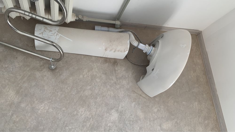 Унитаз и раковина