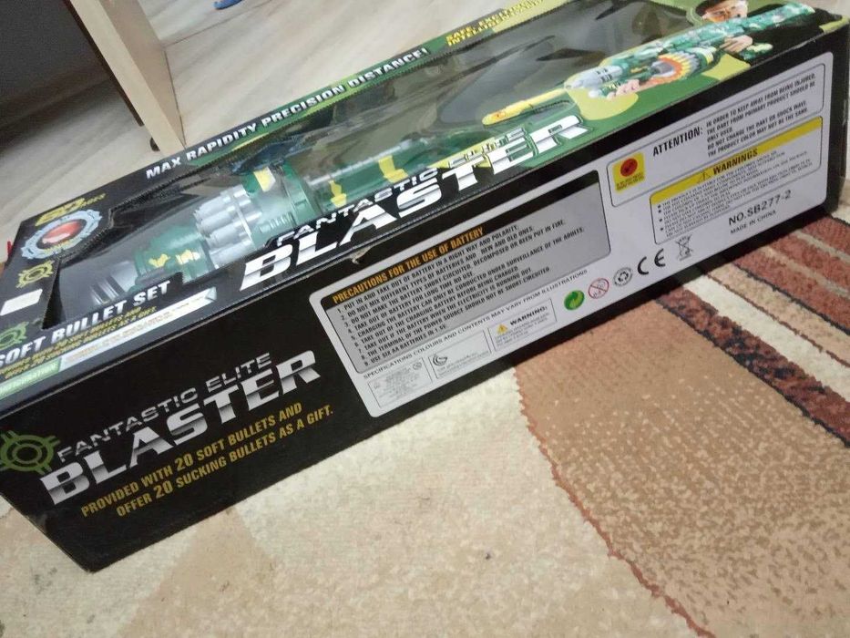 Бластер с присосками