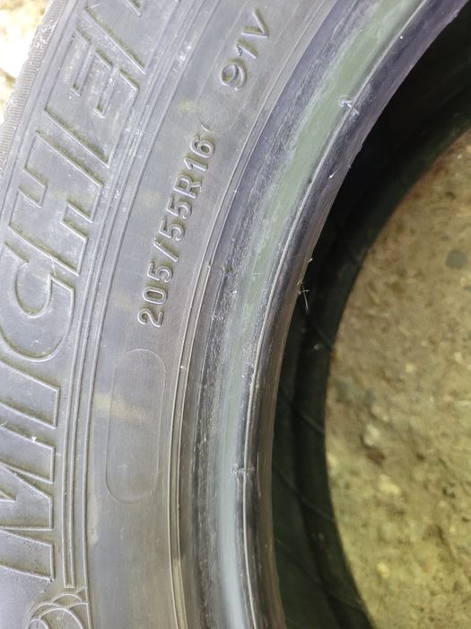 Vând 2 Cauciucuri MICHELIN