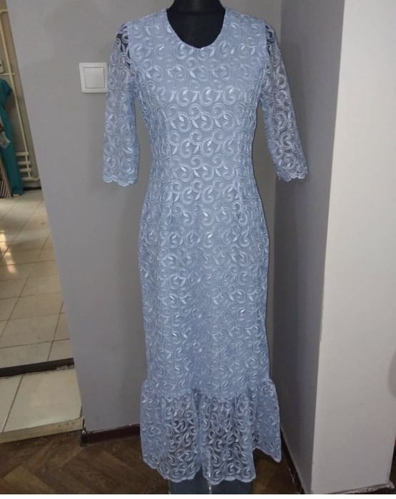 Платье из гипюра