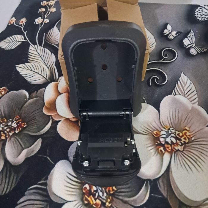 Продам сейф для ключей