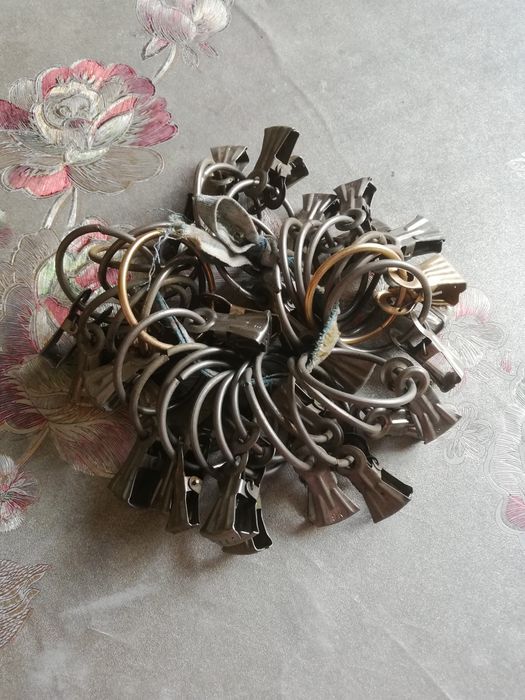 Продам прищепки для штор