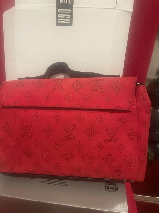 Geanta de umar Louise Vuitton