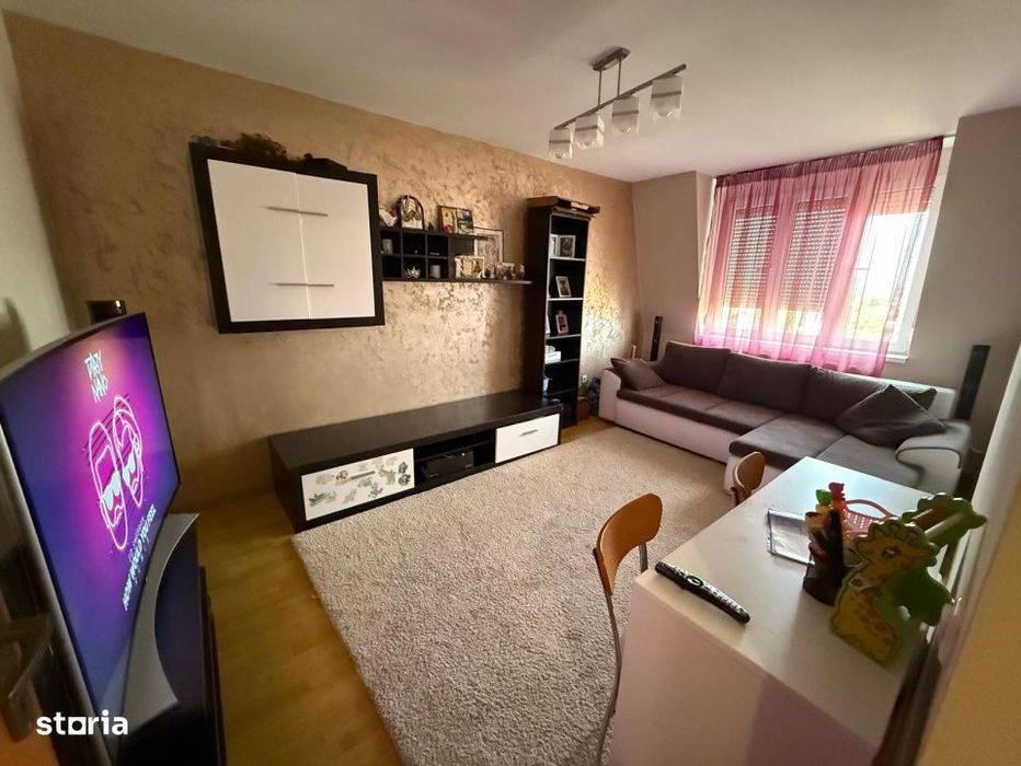 Apartament 4 camere decomandat cu scara interioara, Zona Sarari
