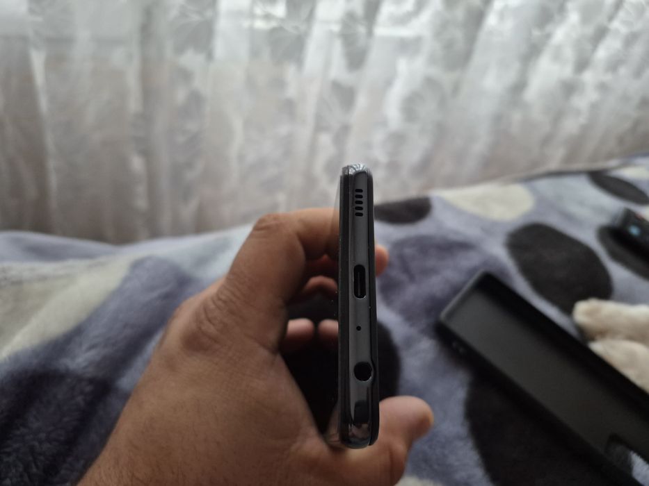 Samsung a52s 5g 6gb/128gb като нов