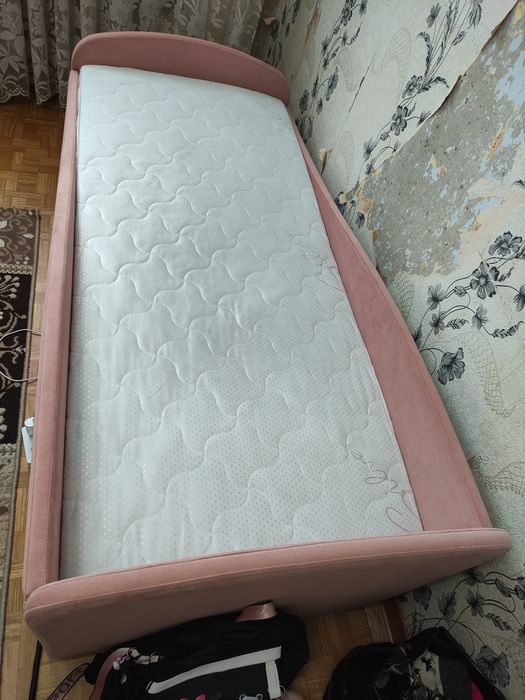 Продам кровать для девочек