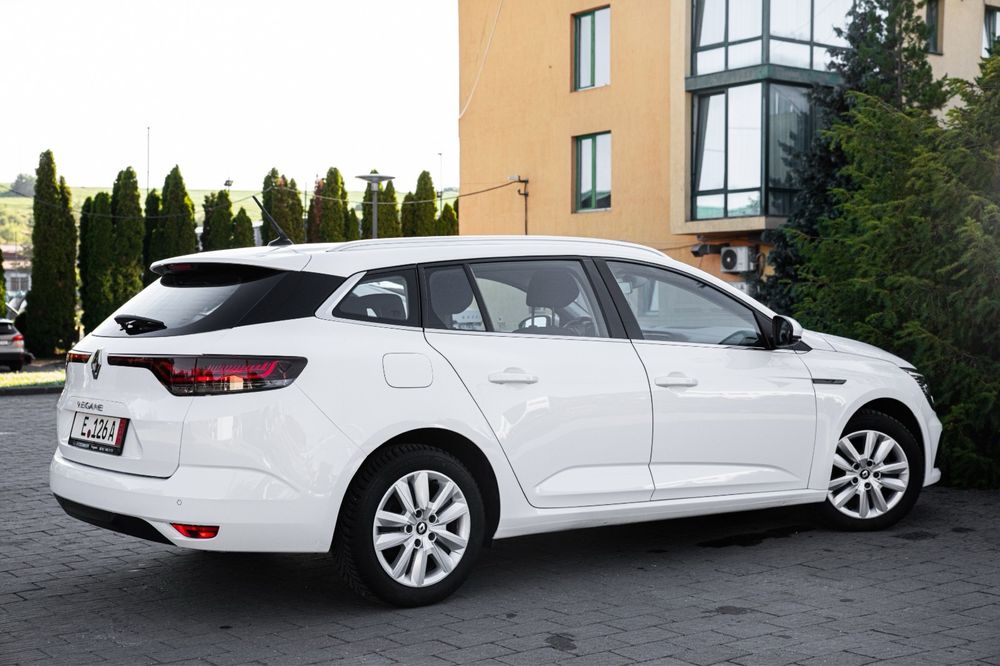 RENAULT Megane 2022 — imagine 4