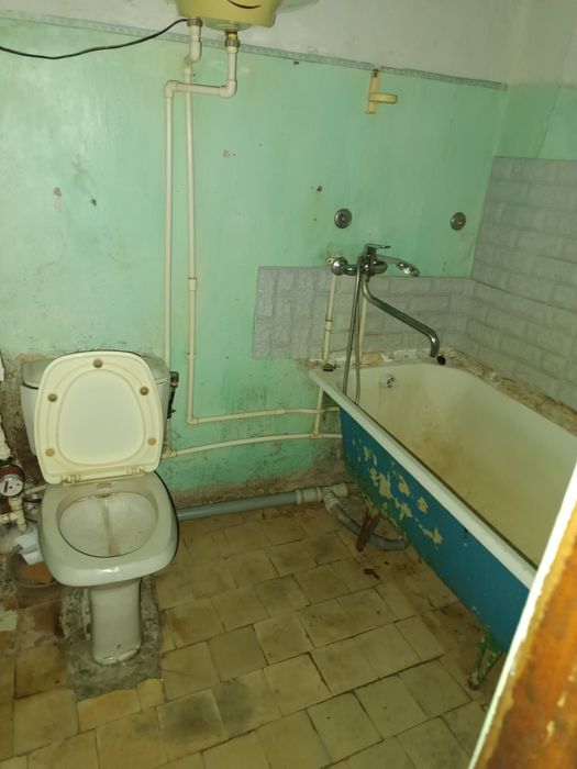 Чирчик 9мекроройон 1хонали 1чи этаж