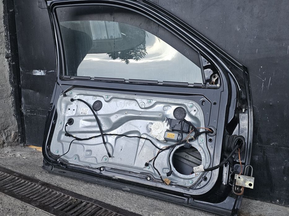 usa stanga fata volkswagen golf 4 model 2usi