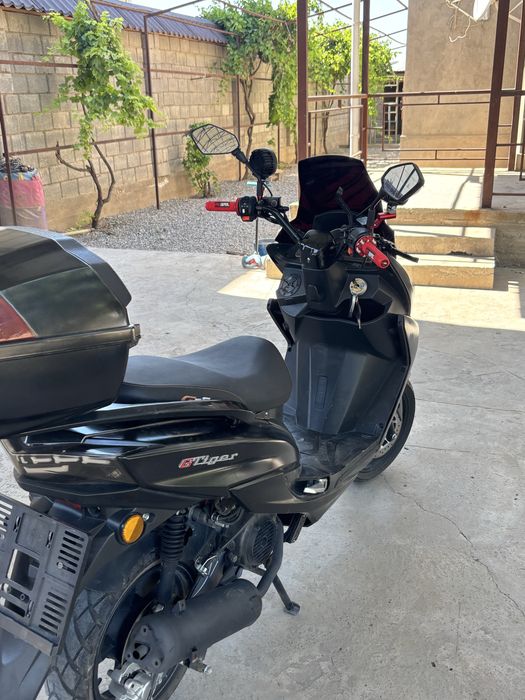 Мопед сатылады учетта!