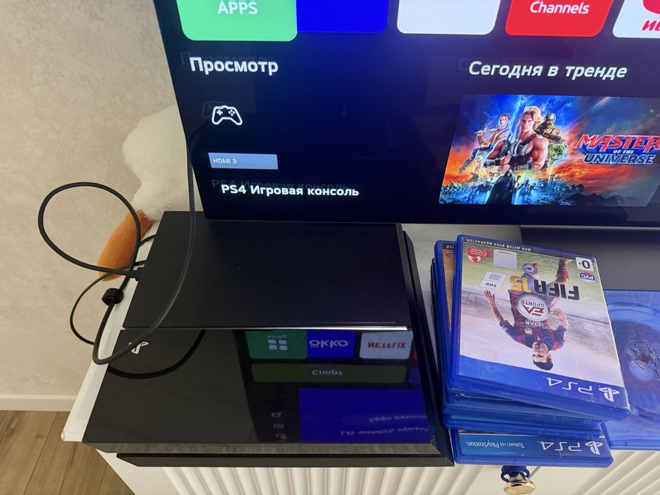 Продам Playstation 4