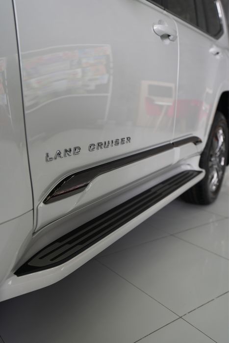 Toyota Land Crusier 300 Гибрид