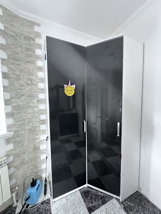 Продам угловой шкаф