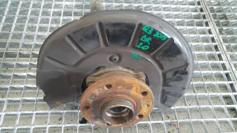Fuzeta dreapta fata audi q3 8u 2.0 tdi