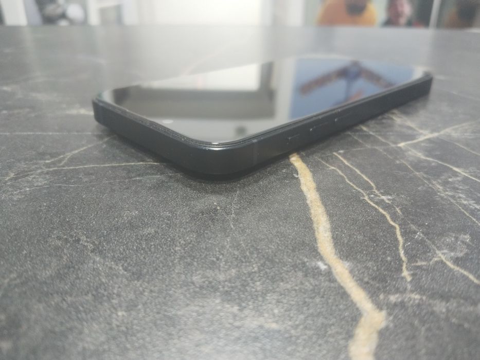 iPhone 13 в хорошем состоянии акб.84%
