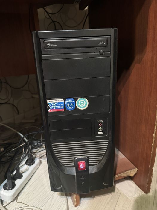 Компьютер колонка стол