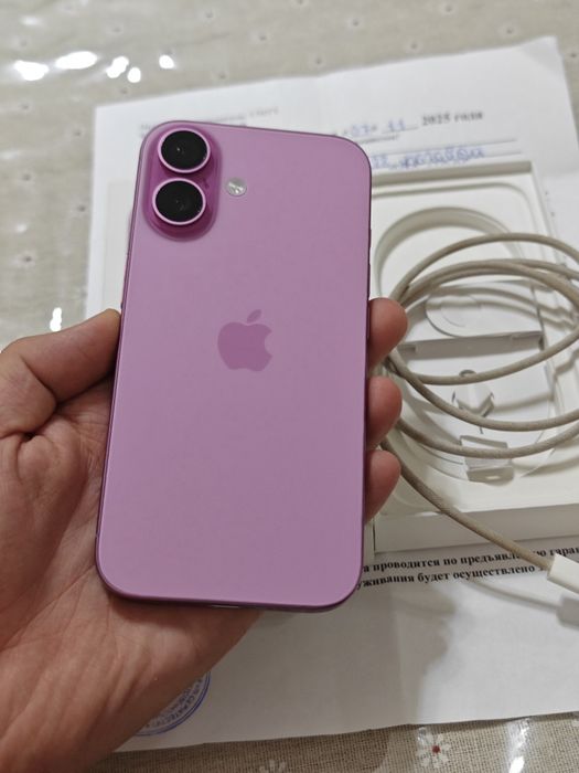 iPhone 16 128Gb идеальный