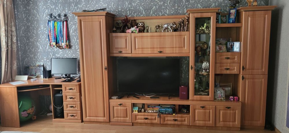 Стенка, стол компьютерный