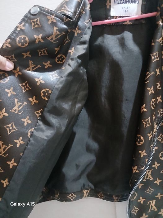 Курточка на девочку