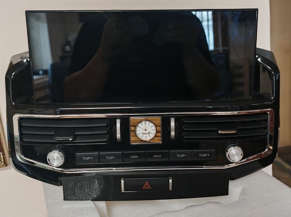 Android на Toyota Land Cruiser 200