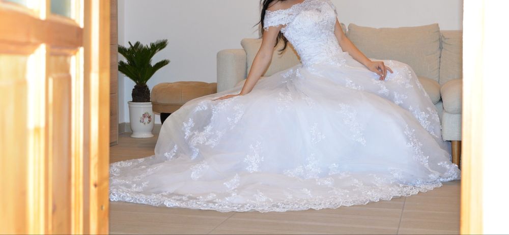 Vand rochie noua de mireasa