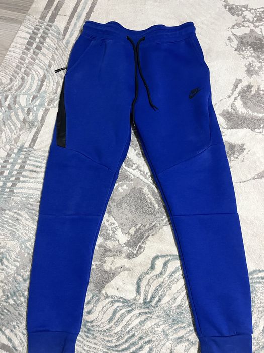 pantaloni nike tech