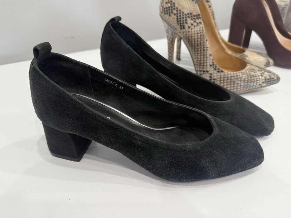 Продам 3 пары туфлей