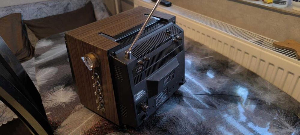 Телевизор Loewe Opta P500, преносим телевизор, музейна винтидж версия.