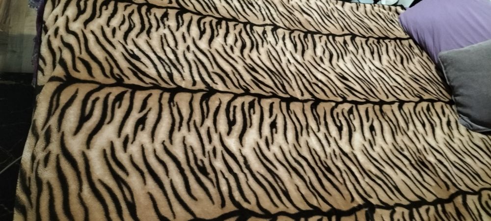 Patura cu imprimeu pantera