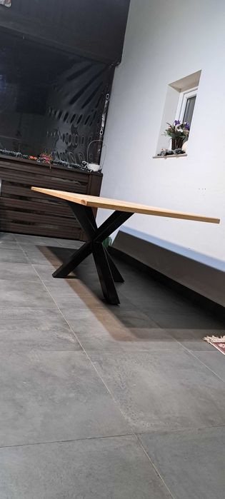 Masa de vanzare 2m lungime,90cm latime