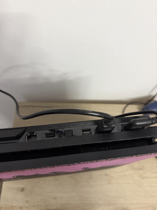 Ps 4 pro 1T 2 manete