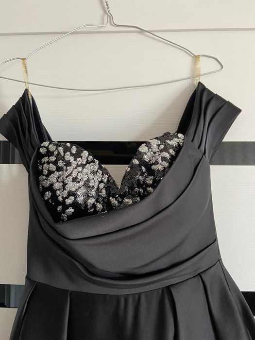 Элегантное вечернее платье