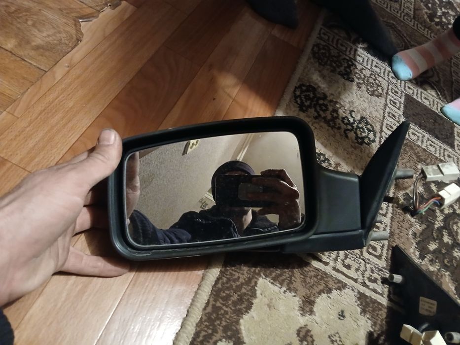 Продою зеркола ,,