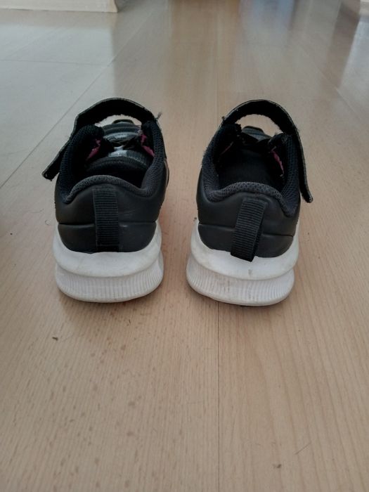 Лот от маратонки