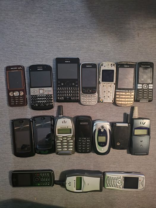 Lot de telefoane de piese  buc ( toate funcționale)