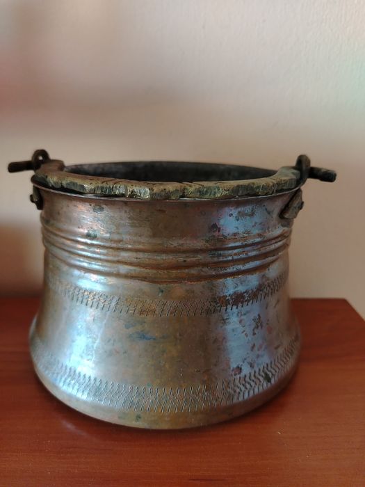 Старо малко котле, бакърче, меден съд,менец,менче