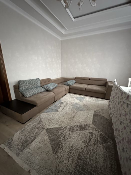 Продам диван нормальный