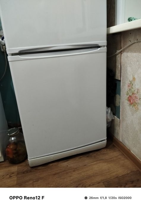 Продам холодильник