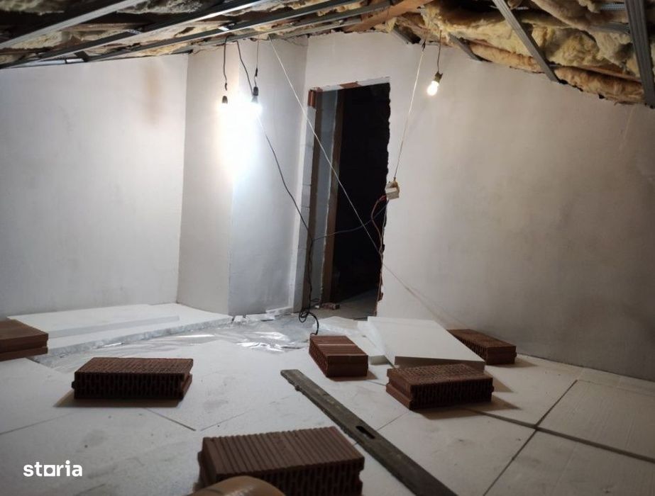 Apartament la pod, 275 mp utili, parcare, str Abatorului