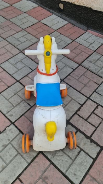 Игрушка лошадка Chicco в отличном состоянии