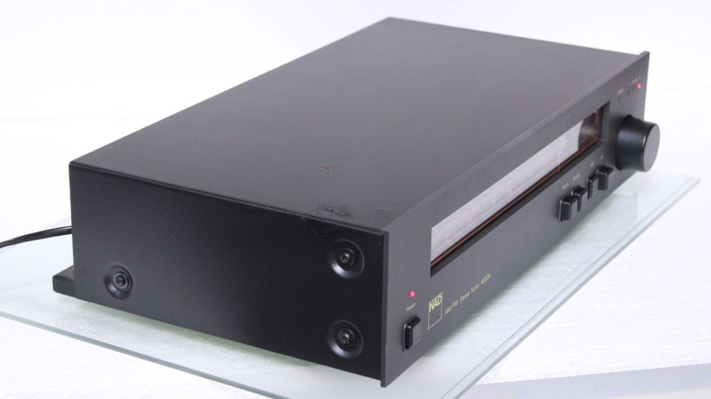 Tuner NAD 4020A.
