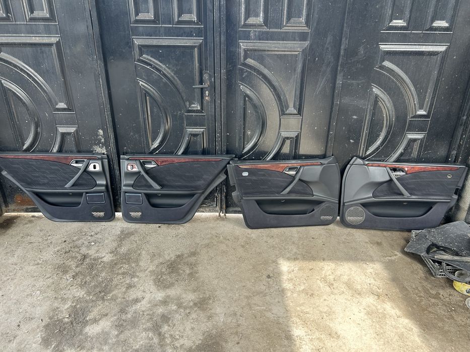 Обшивка Mercedes-Benz 210